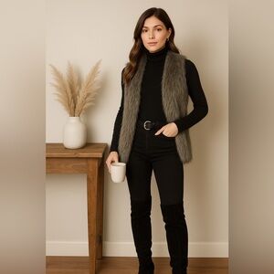 CAbi Gray Faux Fur Sweater Vest XS Soft Shaggy Open Front Layering Winter Cozy‎